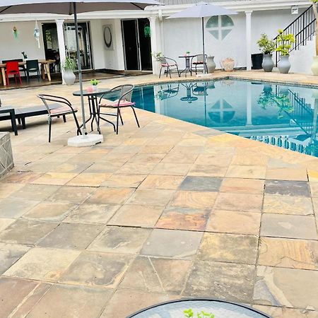 Woelfe Krantz Accommodation Mbombela Buitenkant foto