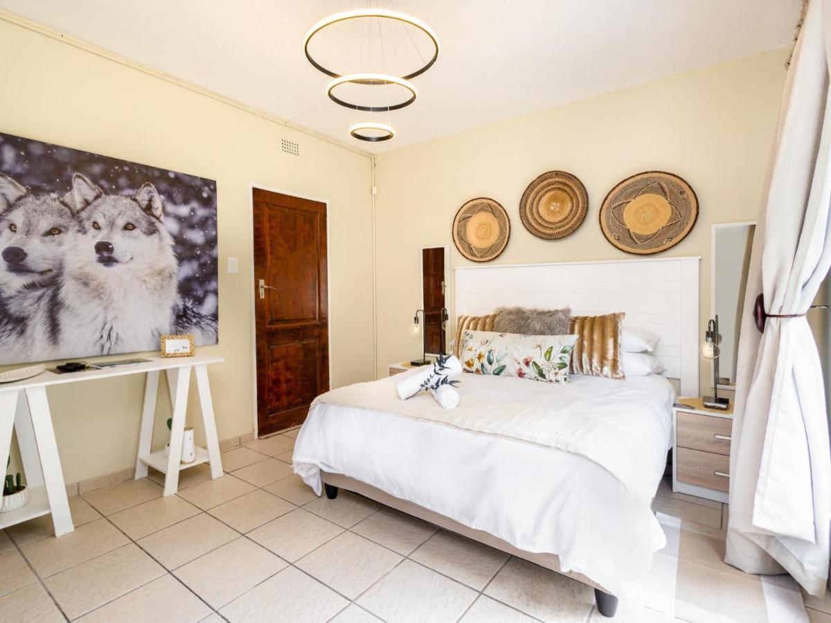 Woelfe Krantz Accommodation Mbombela Kamer foto