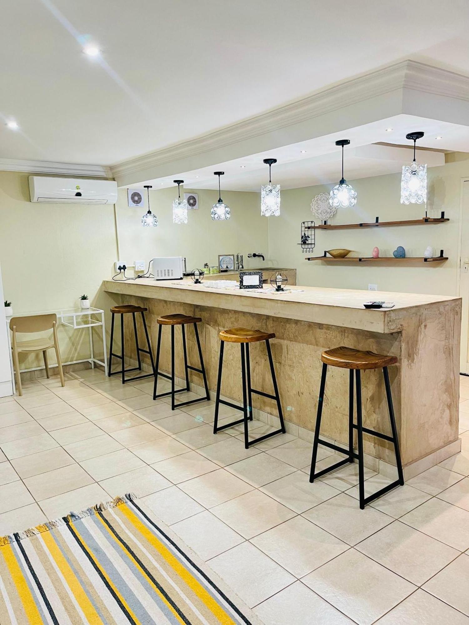 Woelfe Krantz Accommodation Mbombela Buitenkant foto